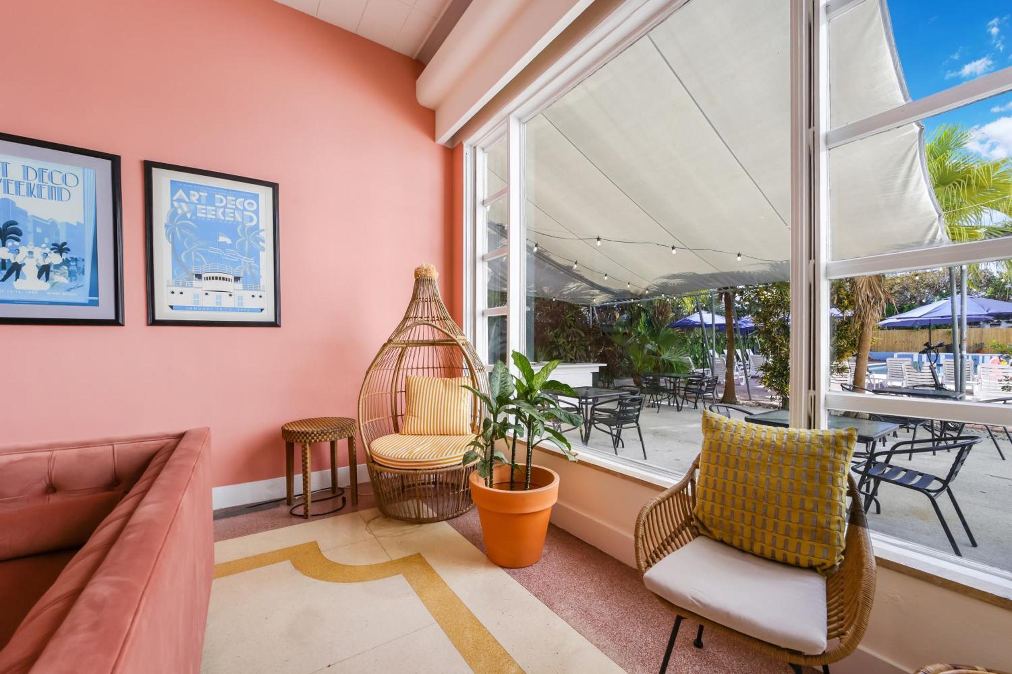 Tropics Hotel ไมอามีบีช ภายนอก รูปภาพ