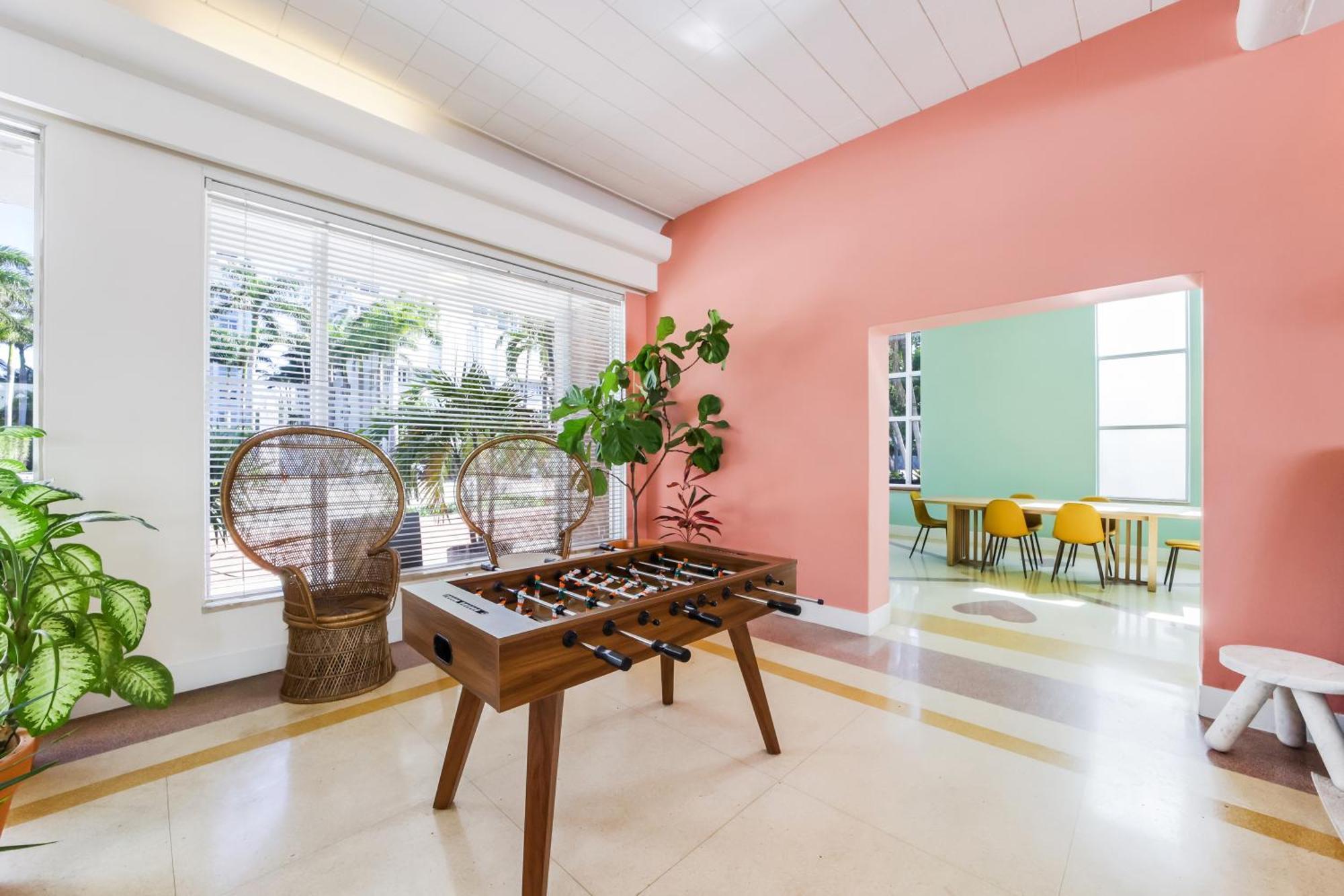Tropics Hotel ไมอามีบีช ภายนอก รูปภาพ