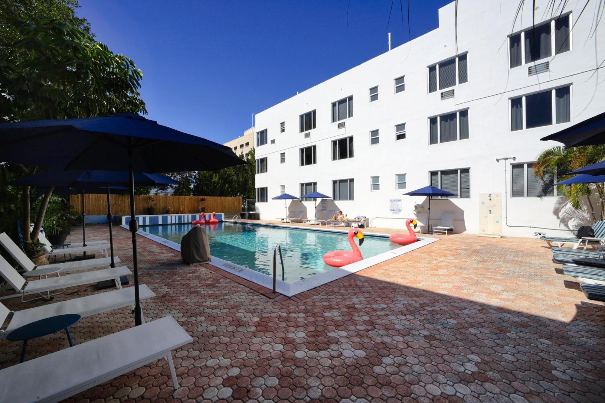 Tropics Hotel ไมอามีบีช ภายนอก รูปภาพ